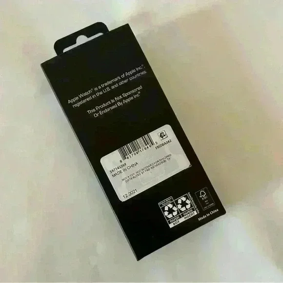 Rose Gold Apple Watch Band - Picture 2 of 3